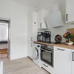 2 Altbauwohnung In Mitte 24-7 Check In Kiel