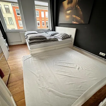2 Altbauwohnung In Mitte 24-7 Check In